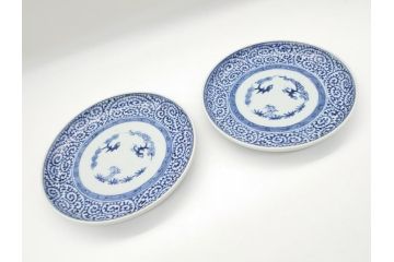  	江戸期　古伊万里　染付　蛸唐草　見込み松竹梅文　富貴長春　6.7寸　約20cm　中皿2枚セット(六寸七分、和皿、和食器)(R-063075)