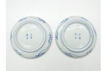  	江戸期　古伊万里　染付　蛸唐草　見込み松竹梅文　富貴長春　6.7寸　約20cm　中皿2枚セット(六寸七分、和皿、和食器)(R-063075)