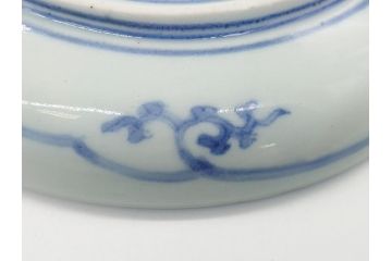  	江戸期　古伊万里　染付　蛸唐草　見込み松竹梅文　富貴長春　6.7寸　約20cm　中皿2枚セット(六寸七分、和皿、和食器)(R-063075)