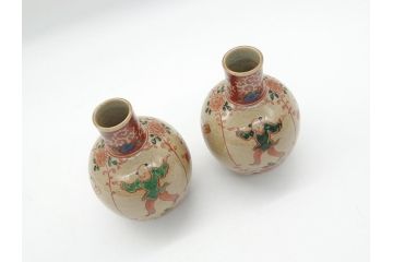 大正〜昭和初期　古代寫九谷焼　納賀花山　色絵　金彩　唐子図　花瓶2点セット(共箱付き、花山造、花山堂、花器、花入、和食器)(R-063078)