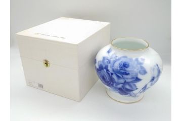 大倉陶園(OKURA、OAC)　ブルーローズ　49A/8011　20cm　エレガントな空間を演出する花生(共箱付き、花器、花瓶、花入、フラワーベース、白磁)(定価38,500円)(R-063080)