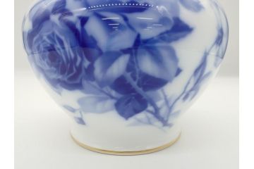 大倉陶園(OKURA、OAC)　ブルーローズ　49A/8011　20cm　エレガントな空間を演出する花生(共箱付き、花器、花瓶、花入、フラワーベース、白磁)(定価38,500円)(R-063080)