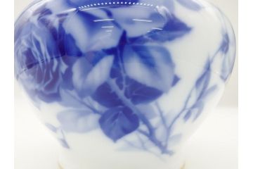 大倉陶園(OKURA、OAC)　ブルーローズ　49A/8011　20cm　エレガントな空間を演出する花生(共箱付き、花器、花瓶、花入、フラワーベース、白磁)(定価38,500円)(R-063080)