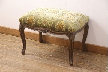 中古　美品　カリモク家具(karimoku)　domani(ドマーニ)　Louis(ルイ)XVシリーズ　ルイ15世　気品ある佇まいが高級感を醸し出すオットマン(スツール)(R-063081)
