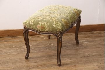 中古　美品　カリモク家具(karimoku)　domani(ドマーニ)　Louis(ルイ)XVシリーズ　ルイ15世　気品ある佇まいが高級感を醸し出すオットマン(スツール)(R-063081)