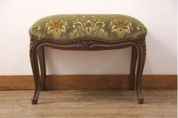 中古　美品　カリモク家具(karimoku)　domani(ドマーニ)　Louis(ルイ)XVシリーズ　ルイ15世　気品ある佇まいが高級感を醸し出すオットマン(スツール)(R-063081)
