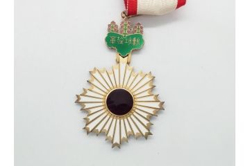 古い勲章　勲三等旭日中綬章　正章　略綬(ケース付き)(R-063091)