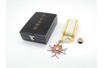 古い勲章　勲三等瑞宝章　正章　略綬(ケース付き)(R-063093)