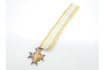 古い勲章　勲三等瑞宝章　正章　略綬(ケース付き)(R-063093)