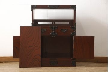 中古　美品　遠野民芸箪笥　金具の細やかな細工が美しいサイドキャビネット(サイドボード、茶箪笥、茶棚、和箪笥、収納棚、戸棚)(定価約28万円)(R-063100)