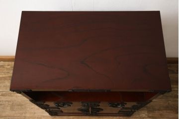 中古　美品　遠野民芸箪笥　金具の細やかな細工が美しいサイドキャビネット(サイドボード、茶箪笥、茶棚、和箪笥、収納棚、戸棚)(定価約28万円)(R-063100)