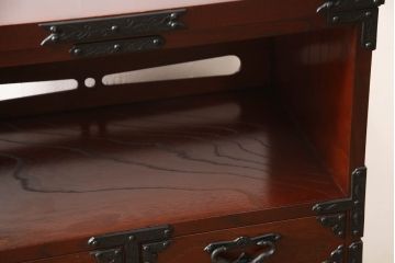 中古　美品　遠野民芸箪笥　金具の細やかな細工が美しいサイドキャビネット(サイドボード、茶箪笥、茶棚、和箪笥、収納棚、戸棚)(定価約28万円)(R-063100)