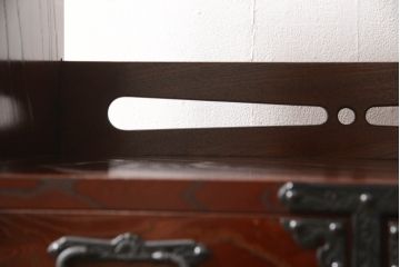 中古　美品　遠野民芸箪笥　金具の細やかな細工が美しいサイドキャビネット(サイドボード、茶箪笥、茶棚、和箪笥、収納棚、戸棚)(定価約28万円)(R-063100)