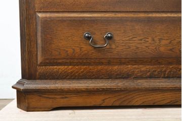 中古　美品　北海道旭川家具　山室家具製作所　佐藤弘司作　オーク35(OAK35)シリーズ　品のある雰囲気を醸し出すキュリオケース(キャビネット、ガラスケース、コレクションケース、飾り棚、戸棚、収納棚)(定価約35万円)(R-063110)