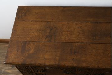 イギリスアンティーク　オーク材　前面に施された彫刻が目を惹く収納付きベンチ(コファ、収納箱、ブランケットボックス、ベンチチェスト)(R-063111)