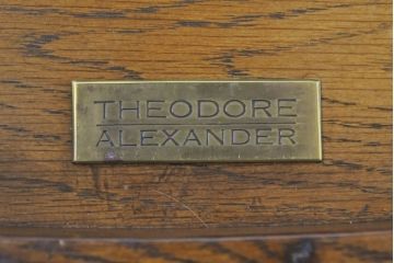 中古　THEODORE ALEXANDER(セオドア・アレキサンダー)　味わい深い杢目と艶のある木肌が美しいサイドボード(サイドチェスト、サイドキャビネット、収納棚、戸棚、引き出し、MAITLAND-SMITH、メートランドスミス)(定価約65万円)(R-063114)