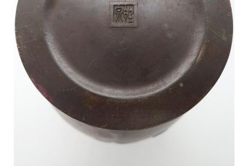斑紫銅　葡萄文　独特な発色に魅せられる双耳花入(在銘、紫斑銅、花生、花瓶、花器)(R-063125)