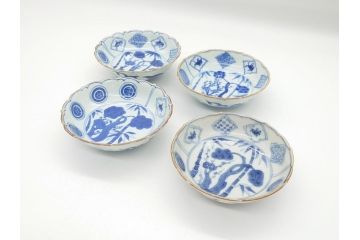 江戸期　上手物　古伊万里　染付　松竹梅文　角福　3.6寸　約11cm 稜花型　小皿4枚セット(三寸六分、馬、人物、窓絵、小鉢、深皿、和皿、和食器)(R-063126)