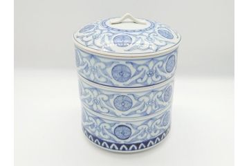 幕末　伊万里　染付　線描　草花文　丸　直径5.2寸　約16cm　三段重(重箱、陶器、和食器、五寸二分)(R-063128)