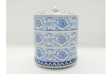 幕末　伊万里　染付　線描　草花文　丸　直径5.2寸　約16cm　三段重(重箱、陶器、和食器、五寸二分)(R-063128)