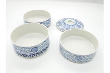 幕末　伊万里　染付　線描　草花文　丸　直径5.2寸　約16cm　三段重(重箱、陶器、和食器、五寸二分)(R-063128)