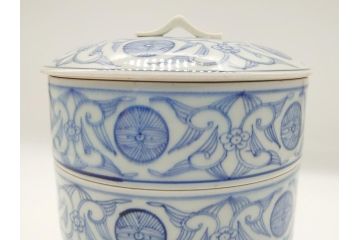 幕末　伊万里　染付　線描　草花文　丸　直径5.2寸　約16cm　三段重(重箱、陶器、和食器、五寸二分)(R-063128)
