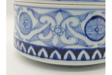 幕末　伊万里　染付　線描　草花文　丸　直径5.2寸　約16cm　三段重(重箱、陶器、和食器、五寸二分)(R-063128)