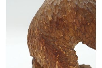 銘無し　木のぬくもりが感じられる木彫りの熊(くま、クマ、木彫、置物、ディスプレイ)(R-063132)