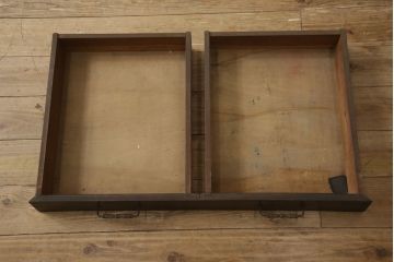 和製ビンテージ　神戸洋家具　永田良介商店　シックな色合いと天板上の装飾が魅力的なデスク(ワークデスク、在宅用、在宅ワーク、ヴィンテージ)(R-063135)