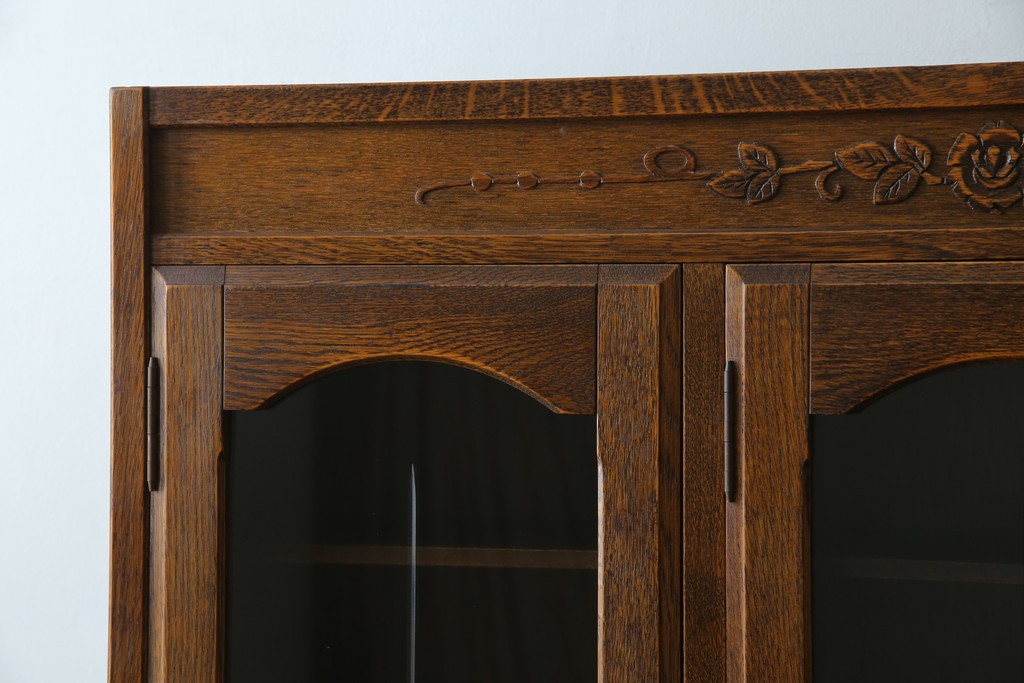 中古　カントリーハウス　10thアニバーサリー1985　収納力抜群!クラシカルな佇まいが魅力のキャビネット　(R-063142)