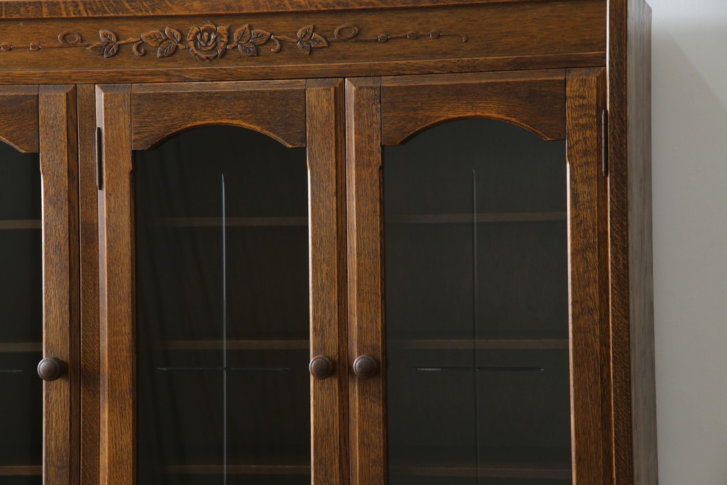 中古　カントリーハウス　10thアニバーサリー1985　収納力抜群!クラシカルな佇まいが魅力のキャビネット　(R-063142)