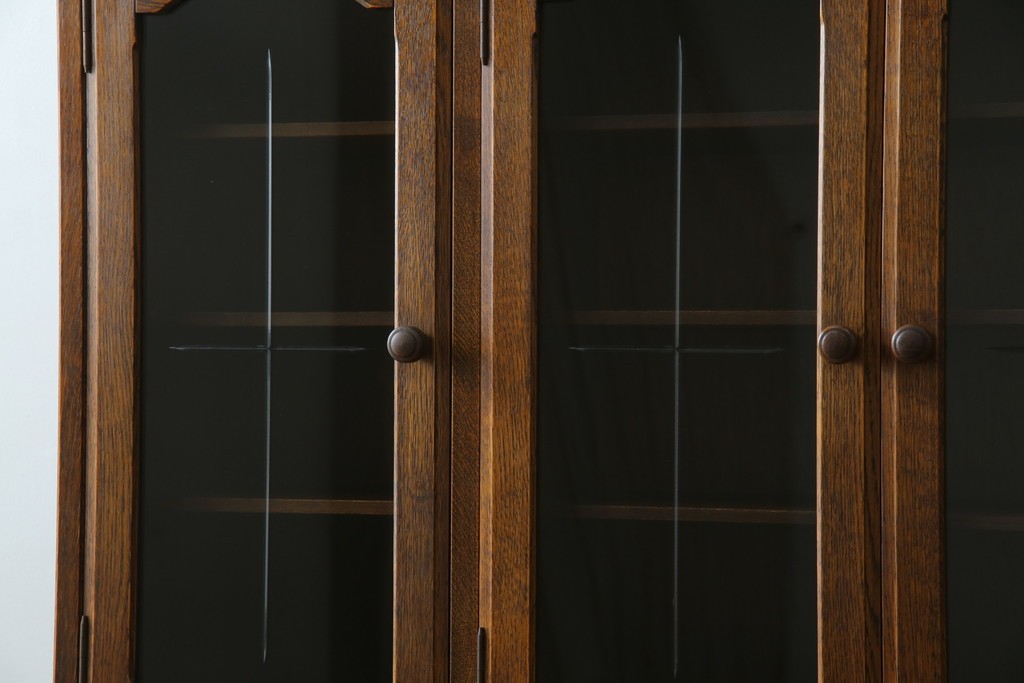 中古　カントリーハウス　10thアニバーサリー1985　収納力抜群!クラシカルな佇まいが魅力のキャビネット　(R-063142)