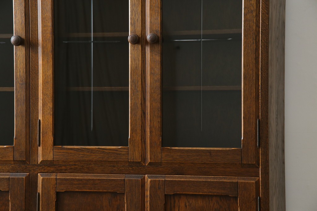 中古　カントリーハウス　10thアニバーサリー1985　収納力抜群!クラシカルな佇まいが魅力のキャビネット　(R-063142)