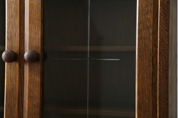 中古　カントリーハウス　10thアニバーサリー1985　収納力抜群!クラシカルな佇まいが魅力のキャビネット　(R-063142)