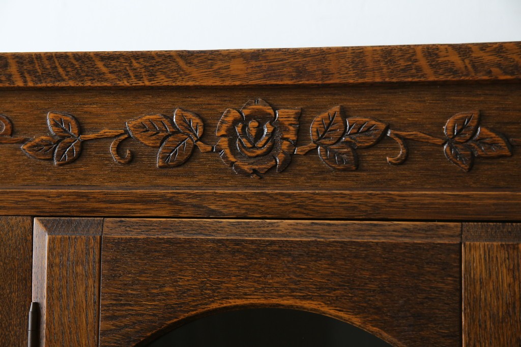 中古　カントリーハウス　10thアニバーサリー1985　収納力抜群!クラシカルな佇まいが魅力のキャビネット　(R-063142)