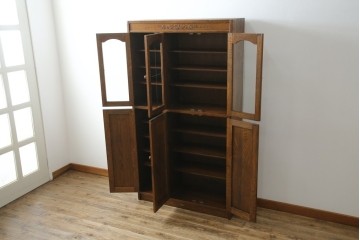 中古　カントリーハウス　10thアニバーサリー1985　収納力抜群!クラシカルな佇まいが魅力のキャビネット　(R-063142)