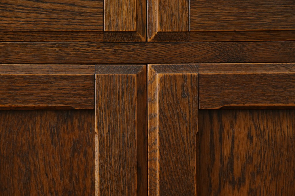 中古　カントリーハウス　10thアニバーサリー1985　収納力抜群!クラシカルな佇まいが魅力のキャビネット　(R-063142)