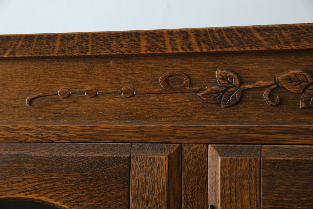 中古　カントリーハウス　10thアニバーサリー1985　収納力抜群!クラシカルな佇まいが魅力のキャビネット　(R-063142)