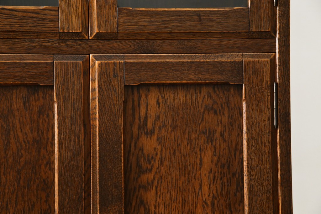 中古　カントリーハウス　10thアニバーサリー1985　収納力抜群!クラシカルな佇まいが魅力のキャビネット　(R-063142)