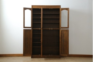 中古　カントリーハウス　10thアニバーサリー1985　収納力抜群!クラシカルな佇まいが魅力のキャビネット　(R-063142)