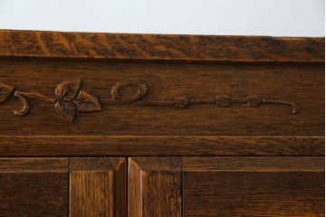 中古　カントリーハウス　10thアニバーサリー1985　収納力抜群!クラシカルな佇まいが魅力のキャビネット　(R-063142)