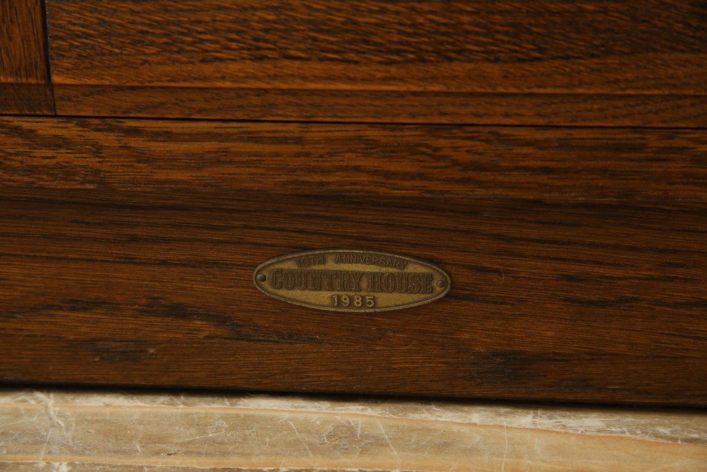 中古　カントリーハウス　10thアニバーサリー1985　収納力抜群!クラシカルな佇まいが魅力のキャビネット　(R-063142)
