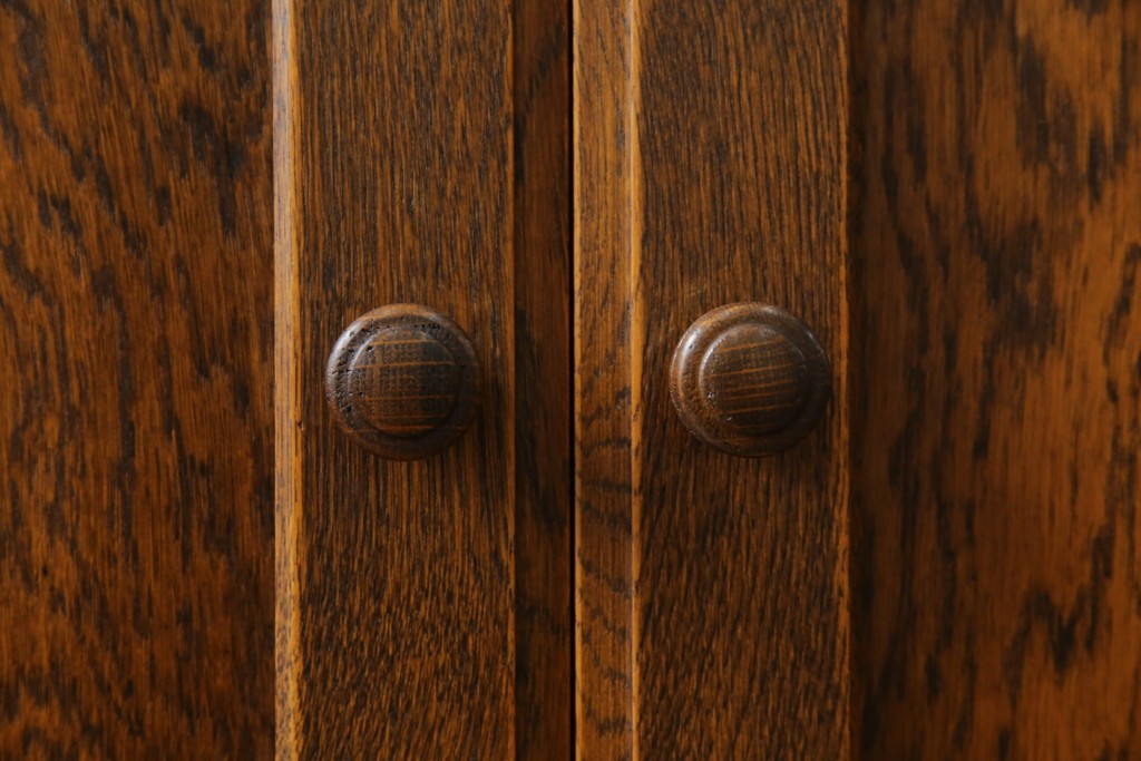 中古　カントリーハウス　10thアニバーサリー1985　収納力抜群!クラシカルな佇まいが魅力のキャビネット　(R-063142)