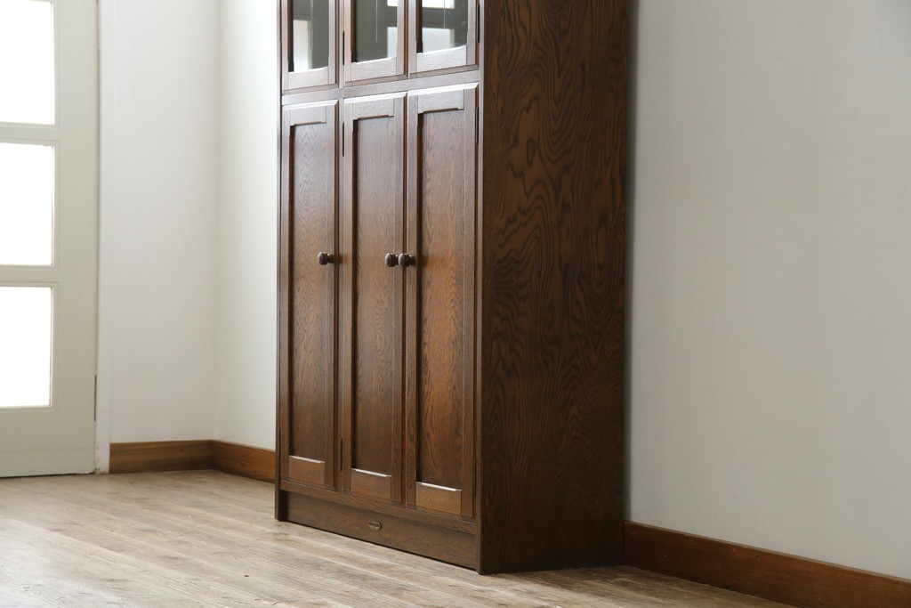 中古　カントリーハウス　10thアニバーサリー1985　収納力抜群!クラシカルな佇まいが魅力のキャビネット　(R-063142)