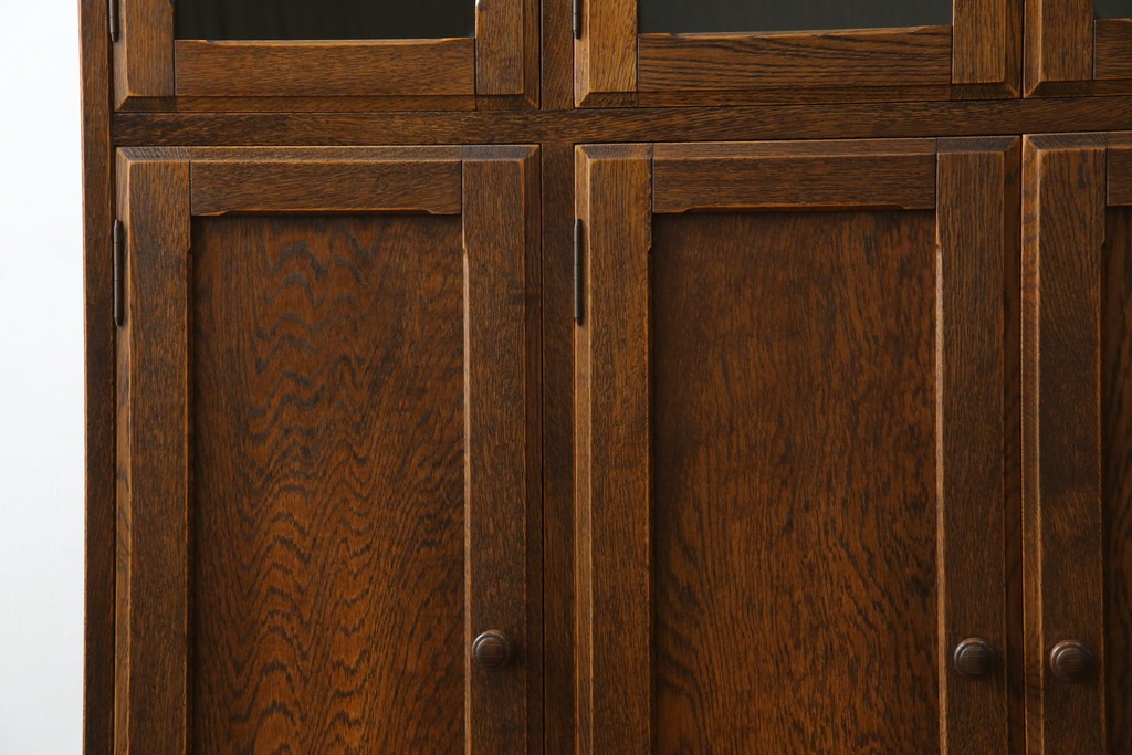 中古　カントリーハウス　10thアニバーサリー1985　収納力抜群!クラシカルな佇まいが魅力のキャビネット　(R-063142)