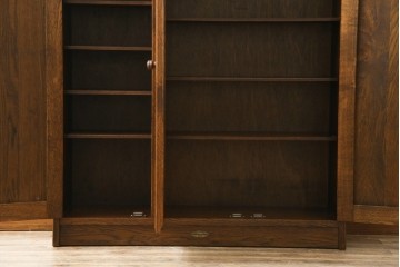 中古　カントリーハウス　10thアニバーサリー1985　収納力抜群!クラシカルな佇まいが魅力のキャビネット　(R-063142)