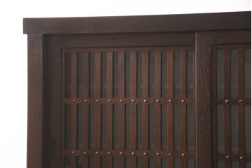中古　美品　最高級　府中家具　松尾博昭 作　栗材　和の趣あふれる佇まいが魅力的な二段重ね水屋箪笥(食器棚、戸棚、収納棚、キャビネット)(R-063147)