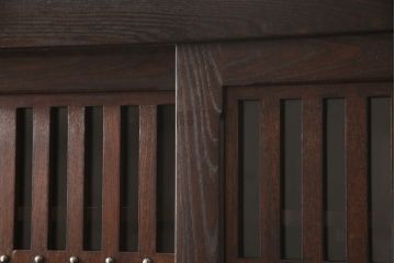 中古　美品　最高級　府中家具　松尾博昭 作　栗材　和の趣あふれる佇まいが魅力的な二段重ね水屋箪笥(食器棚、戸棚、収納棚、キャビネット)(R-063147)