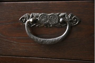 中古　美品　最高級　府中家具　松尾博昭 作　栗材　和の趣あふれる佇まいが魅力的な二段重ね水屋箪笥(食器棚、戸棚、収納棚、キャビネット)(R-063147)