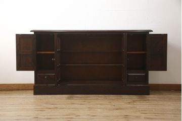 中古　北海道民芸家具　クラシカルな雰囲気が魅力のサイドボード(サイドキャビネット、収納棚、戸棚、リビングボード)(R-063155)